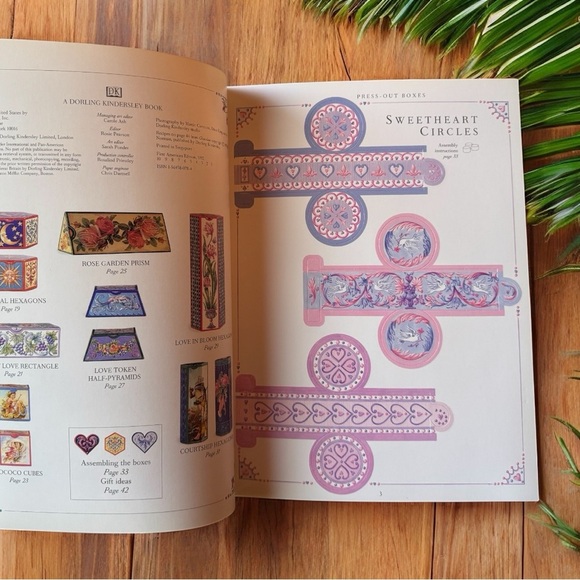 The Press-Out and Make Romantic Gift Boxes by Jane Thomson - Picture 5 of 13